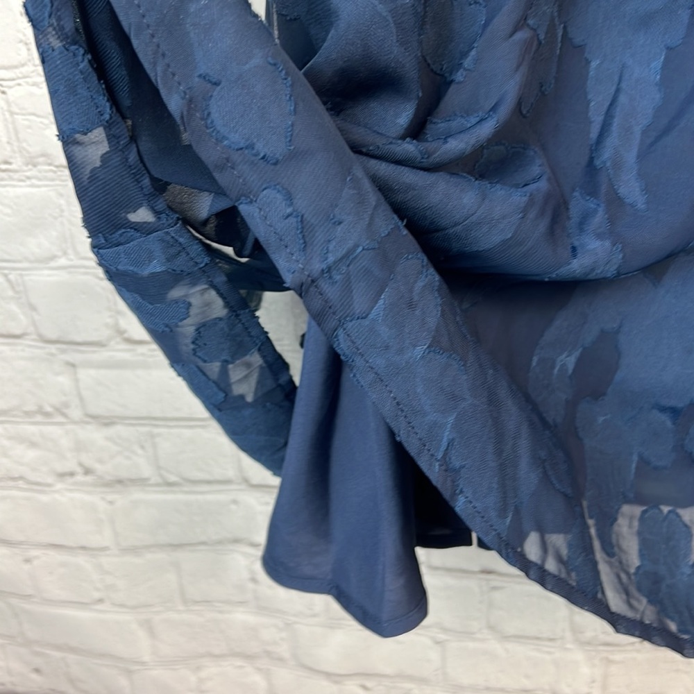 BloomChic Blue Floral Sheer Overlay Double Ruffle Sleeve Top Size Large 12 - Picture 8 of 9